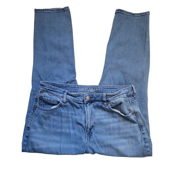 American Eagle Strigid Mom Ripped Jeans Size 14 Regular Fit Casual Bohemian - Picture 2 of 10